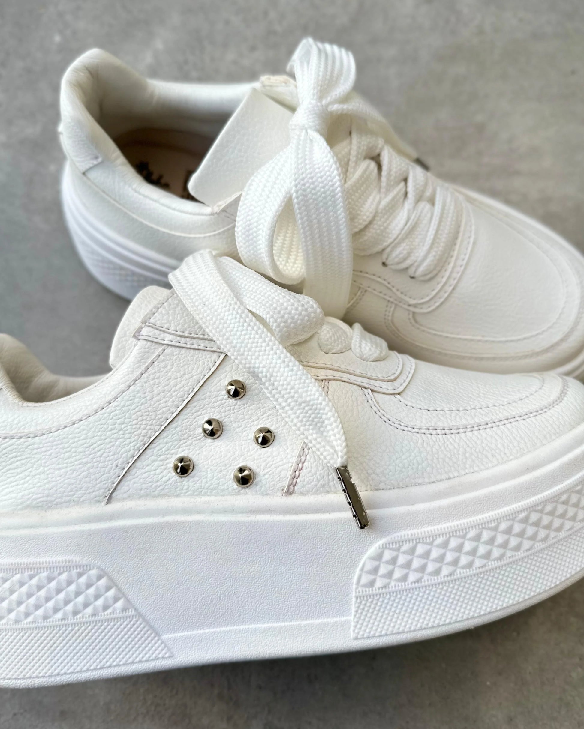Tenis para Mujer Blancos Marbella – Diseño clásico y cómodo - Tenis para Mujer