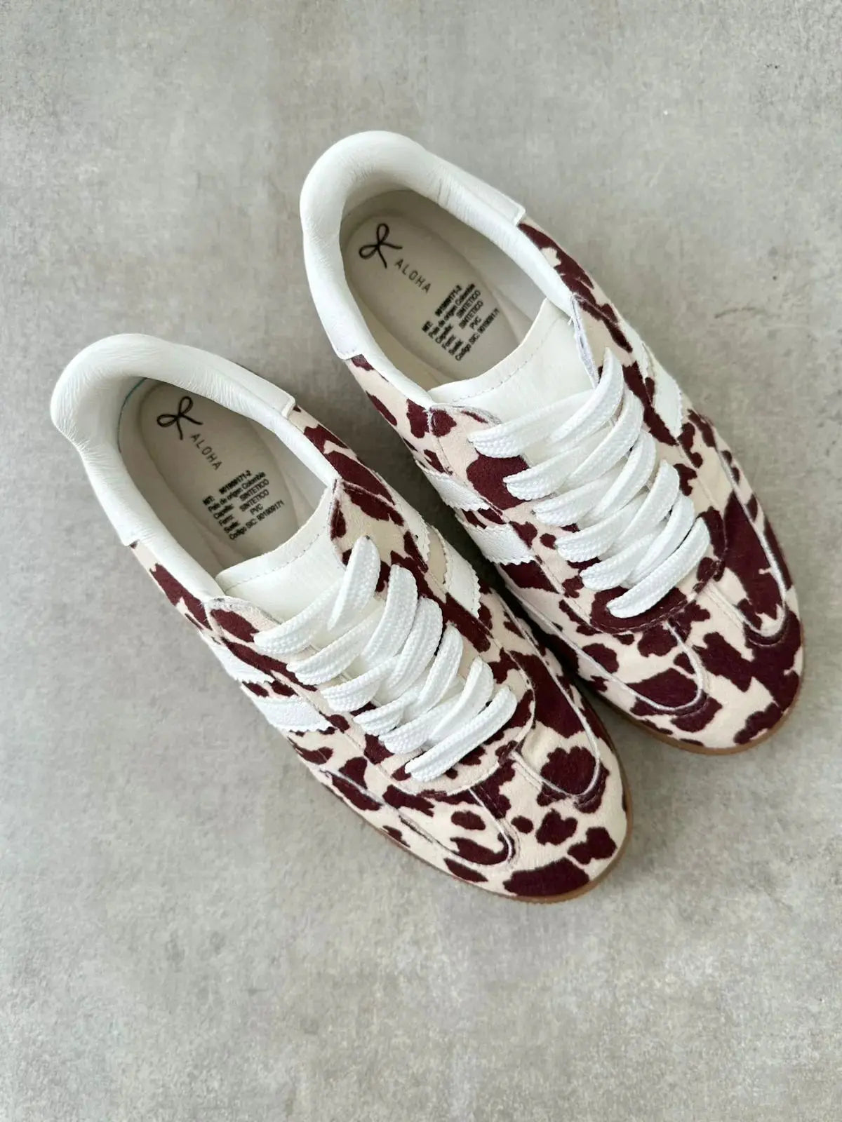 Tenis Mujer Dallas – Cow Print Vino - Tenis para Mujer
